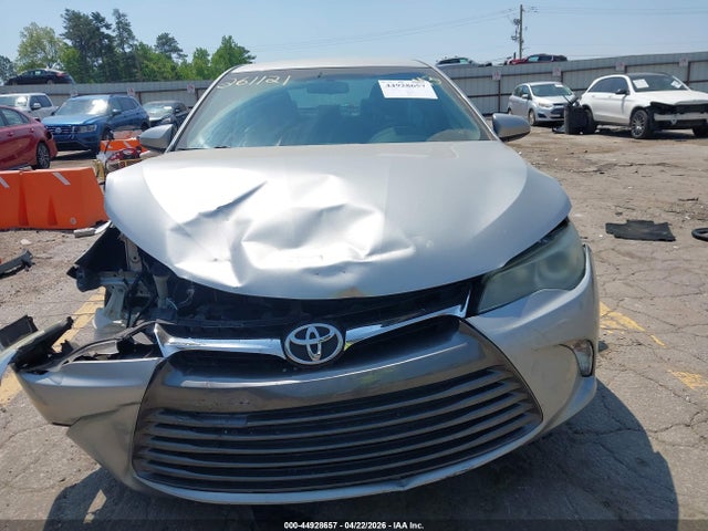 2015 Toyota Camry Le მანქანა იყიდება აუქციონზე, vin: 4T1BF1FK4FU943625, აუქციონის ნომერი: 44928657