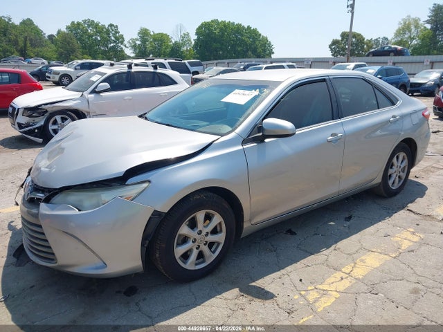 2015 Toyota Camry Le მანქანა იყიდება აუქციონზე, vin: 4T1BF1FK4FU943625, აუქციონის ნომერი: 44928657