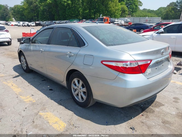 2015 Toyota Camry Le მანქანა იყიდება აუქციონზე, vin: 4T1BF1FK4FU943625, აუქციონის ნომერი: 44928657