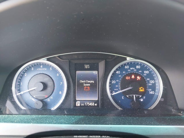 2015 Toyota Camry Le მანქანა იყიდება აუქციონზე, vin: 4T1BF1FK4FU943625, აუქციონის ნომერი: 44928657