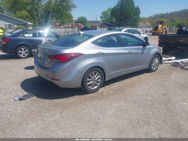 Продажа на аукционе авто 2015 Hyundai Elantra Se, vin: 5NPDH4AE3FH581484, номер лота: 44928659