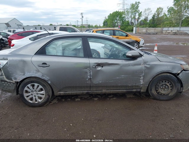 44928669 :رقم المزاد ، KNAFU4A22A5205228 vin ، 2010 Kia Forte Ex مزاد بيع