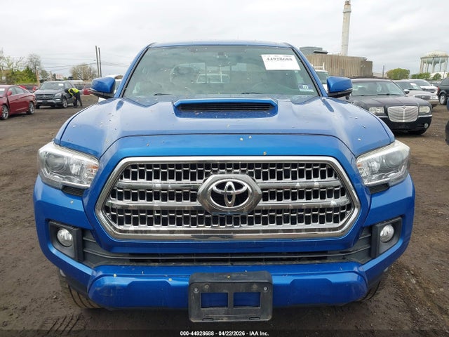 44928688 :رقم المزاد ، 3TMCZ5AN5HM093164 vin ، 2017 Toyota Tacoma Trd Sport مزاد بيع