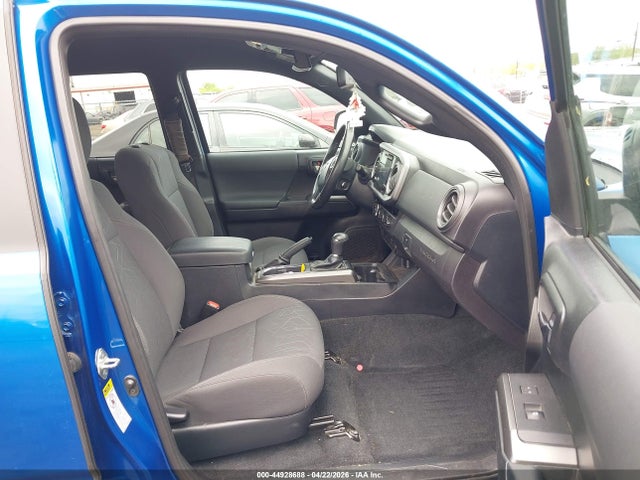 44928688 :رقم المزاد ، 3TMCZ5AN5HM093164 vin ، 2017 Toyota Tacoma Trd Sport مزاد بيع