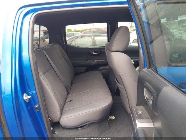 44928688 :رقم المزاد ، 3TMCZ5AN5HM093164 vin ، 2017 Toyota Tacoma Trd Sport مزاد بيع