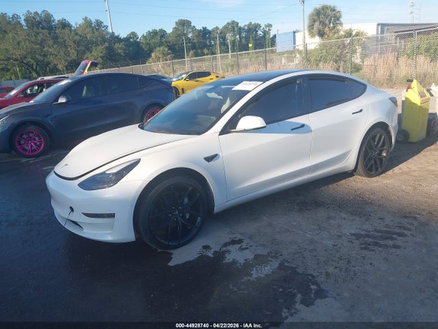 2022 Tesla Model 3 Long Range Dual Motor All-wheel Drive მანქანა იყიდება აუქციონზე, vin: 5YJ3E1EB4NF195513, აუქციონის ნომერი: 44928740