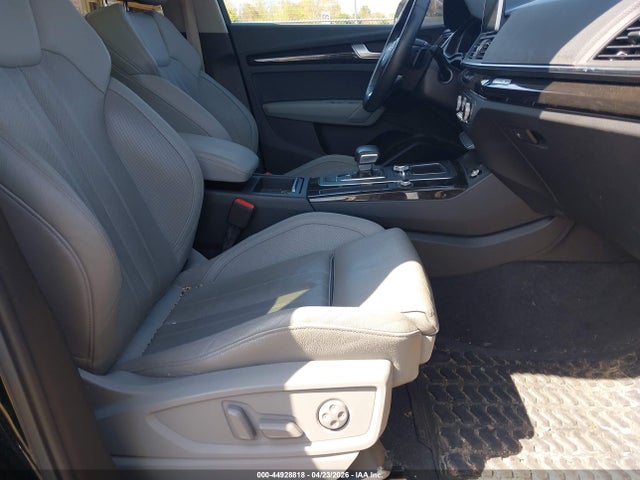 44928818 :رقم المزاد ، WA1BNBFY4J2169697 vin ، 2018 Audi Q5 2.0t Premium/2.0t Tech Premium مزاد بيع