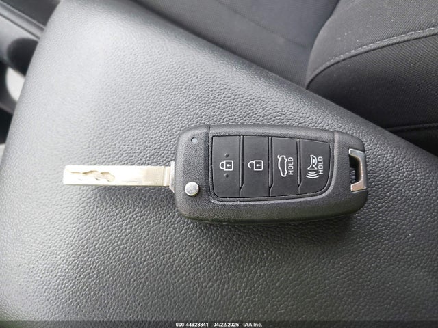 Auction sale of the 2025 Hyundai Elantra Se, vin: KMHLL4DG0SU916770, lot number: 44928841
