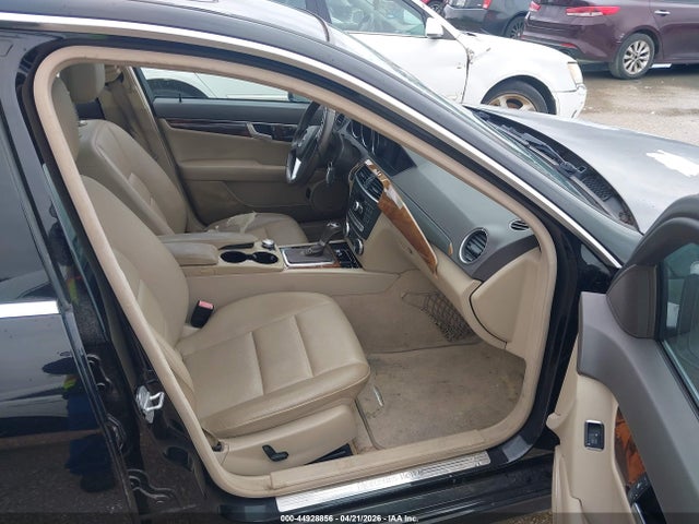 Продаж на аукціоні авто 2012 Mercedes-benz C 250 Luxury/sport, vin: WDDGF4HB7CA609309, номер лоту: 44928856