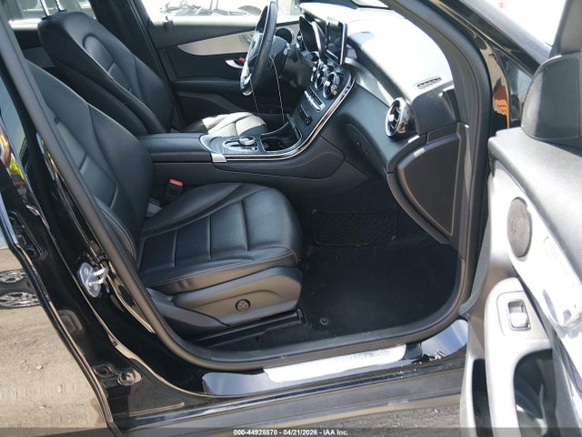 44928870 :رقم المزاد ، WDC0G4JB2KV163641 vin ، 2019 Mercedes-benz Glc 300 مزاد بيع