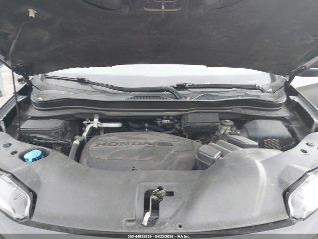 44928939 :رقم المزاد ، 5FNYF8H57LB018842 vin ، 2020 Honda Passport Awd Ex-l مزاد بيع