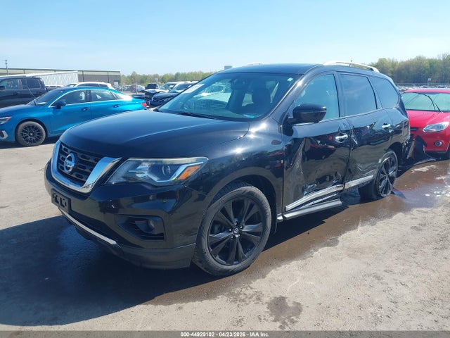 44929102 :رقم المزاد ، 5N1DR2MM1HC689732 vin ، 2017 Nissan Pathfinder Platinum مزاد بيع