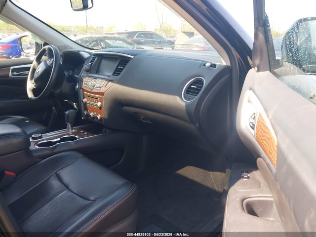 44929102 :رقم المزاد ، 5N1DR2MM1HC689732 vin ، 2017 Nissan Pathfinder Platinum مزاد بيع