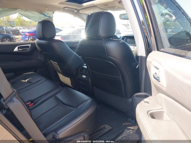 44929102 :رقم المزاد ، 5N1DR2MM1HC689732 vin ، 2017 Nissan Pathfinder Platinum مزاد بيع