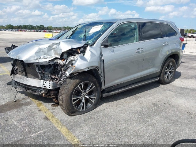 44929161 :رقم المزاد ، 5TDZARFH1KS045258 vin ، 2019 Toyota Highlander Le مزاد بيع