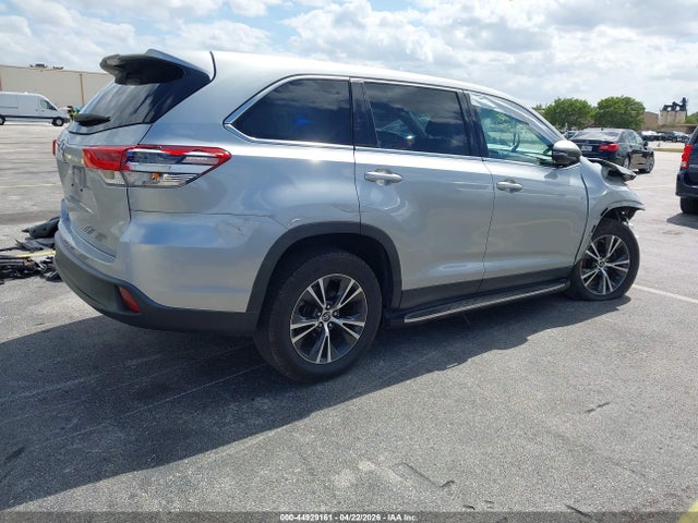 44929161 :رقم المزاد ، 5TDZARFH1KS045258 vin ، 2019 Toyota Highlander Le مزاد بيع