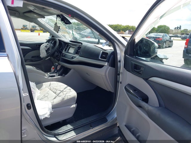 44929161 :رقم المزاد ، 5TDZARFH1KS045258 vin ، 2019 Toyota Highlander Le مزاد بيع