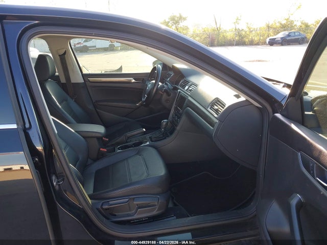 44929188 :رقم المزاد ، 1VWBT7A31HC046199 vin ، 2017 Volkswagen Passat 1.8t Se مزاد بيع
