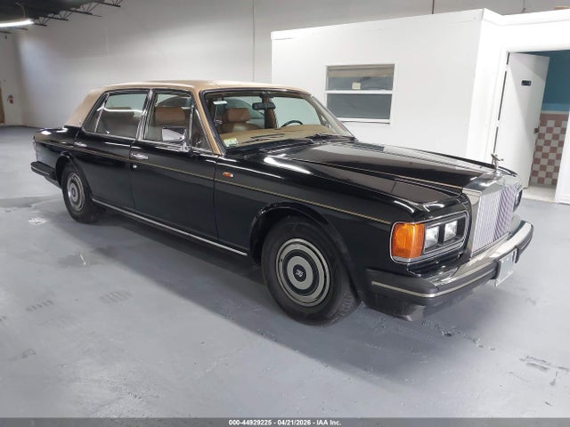 1989 Rolls-royce Silver Spur მანქანა იყიდება აუქციონზე, vin: SCAZN02A0KCX26674, აუქციონის ნომერი: 44929225