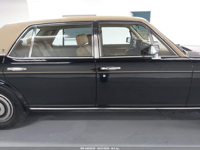 1989 Rolls-royce Silver Spur მანქანა იყიდება აუქციონზე, vin: SCAZN02A0KCX26674, აუქციონის ნომერი: 44929225