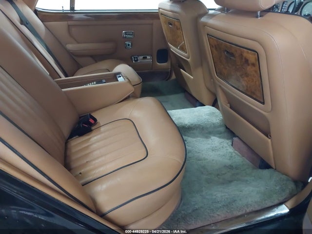 1989 Rolls-royce Silver Spur მანქანა იყიდება აუქციონზე, vin: SCAZN02A0KCX26674, აუქციონის ნომერი: 44929225