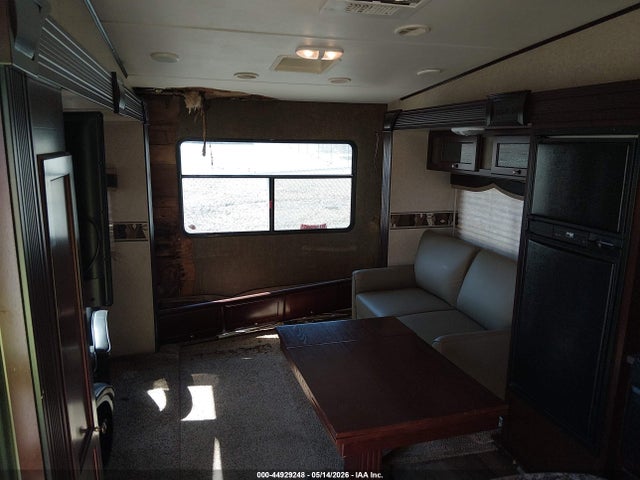 2015 Heartland Elkridge E289 მანქანა იყიდება აუქციონზე, vin: 5SFRG3126FE290063, აუქციონის ნომერი: 44929248