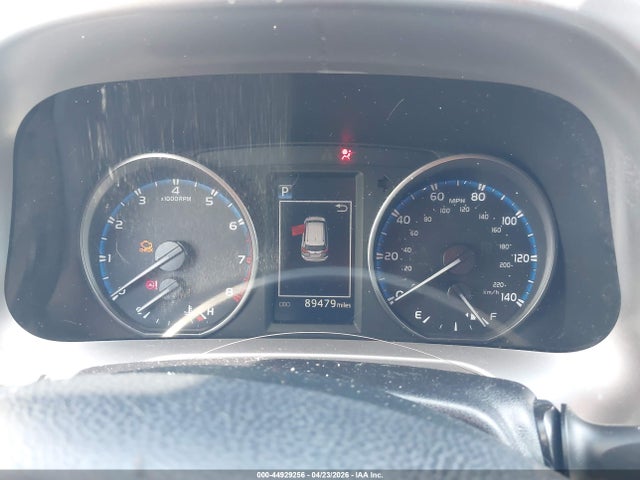JTMBFREV7JJ732203 Toyota RAV4 LE
