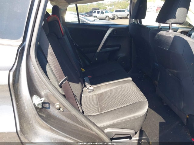 JTMBFREV7JJ732203 Toyota RAV4 LE