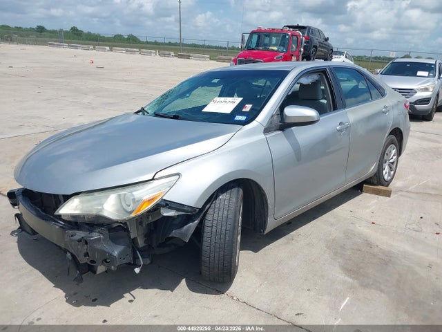 Toyota CAMRY LE 2016 4T4BF1FK1GR544341 Image 2