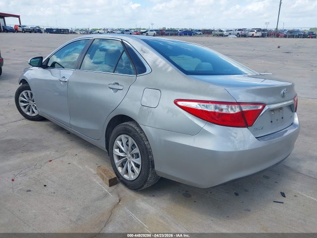 Toyota CAMRY LE 2016 4T4BF1FK1GR544341 Image 3