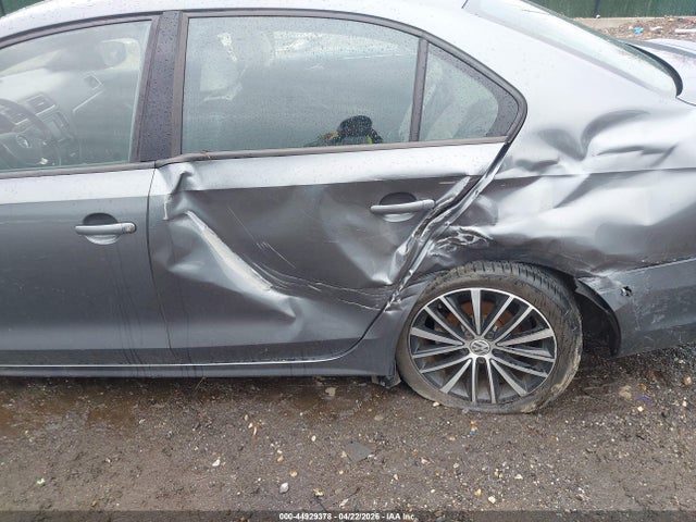 44929378 :رقم المزاد ، 3VWD17AJ1GM251676 vin ، 2016 Volkswagen Jetta 1.8t Sport مزاد بيع