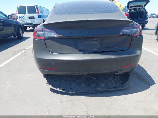 2018 Tesla Model 3 მანქანა იყიდება აუქციონზე, vin: 5YJ3E1EA2JF013356, აუქციონის ნომერი: 44929380