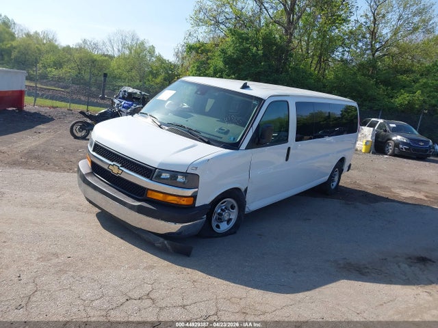 1GAZGPF77M1312695 Chevrolet Express Passenger Rwd 3500 Extended Wheelbase Lt