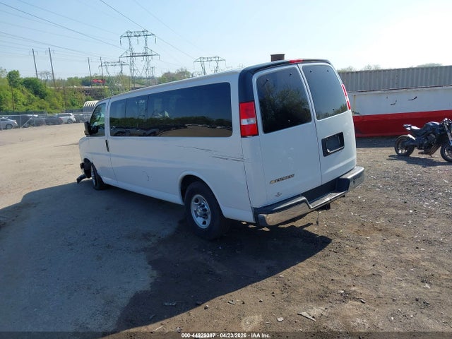 1GAZGPF77M1312695 Chevrolet Express Passenger Rwd 3500 Extended Wheelbase Lt