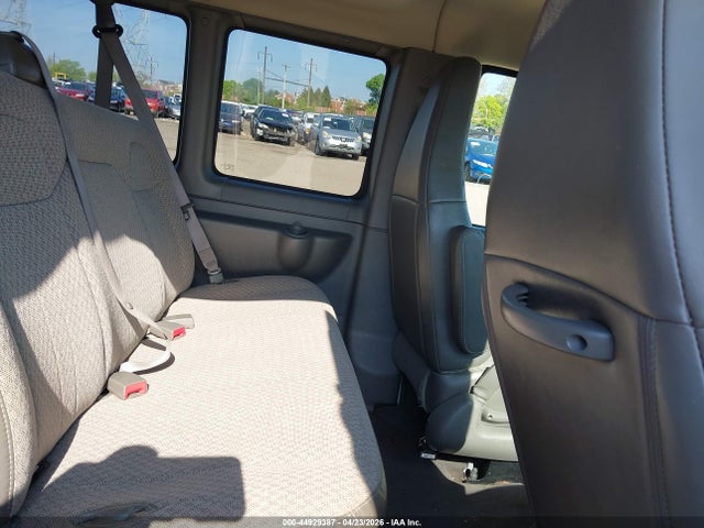 1GAZGPF77M1312695 Chevrolet Express Passenger Rwd 3500 Extended Wheelbase Lt