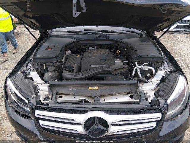 44929415 :رقم المزاد ، WDC0G4KB2HF232829 vin ، 2017 Mercedes-benz Glc 300 4matic مزاد بيع