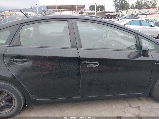 Toyota Prius Two 2014 JTDKN3DUXE0377760 Image 13