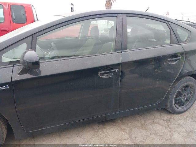 Toyota Prius Two 2014 JTDKN3DUXE0377760 Image 14