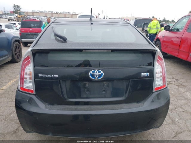 Toyota Prius Two 2014 JTDKN3DUXE0377760 Image 16