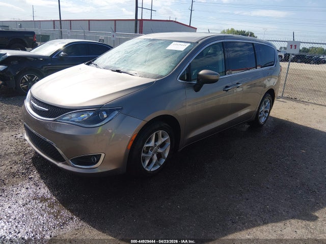 Продаж на аукціоні авто 2017 Chrysler Pacifica Touring Plus, vin: 2C4RC1BG6HR844916, номер лоту: 44929444