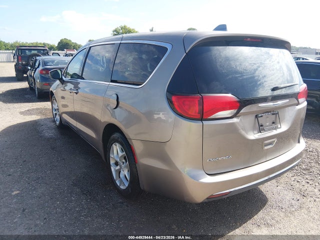 Продаж на аукціоні авто 2017 Chrysler Pacifica Touring Plus, vin: 2C4RC1BG6HR844916, номер лоту: 44929444