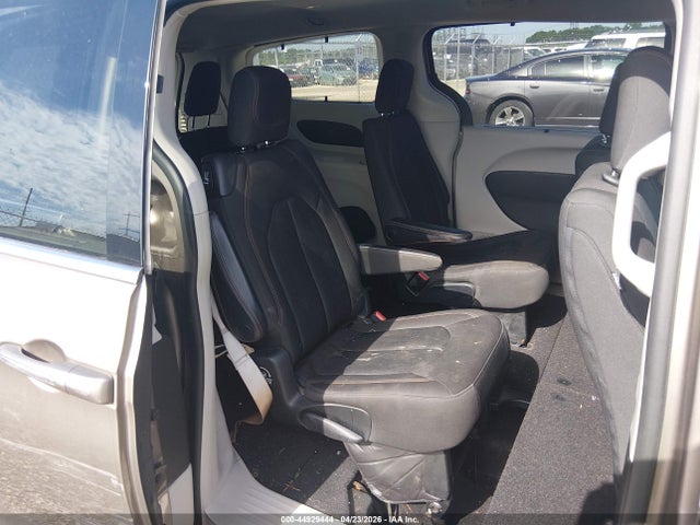 Продаж на аукціоні авто 2017 Chrysler Pacifica Touring Plus, vin: 2C4RC1BG6HR844916, номер лоту: 44929444