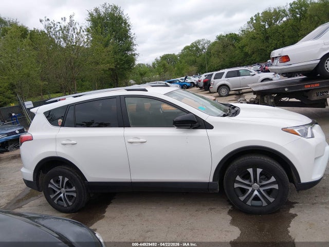 Продажа на аукционе авто 2018 Toyota Rav4 Le, vin: JTMZFREV1JJ212027, номер лота: 44929492