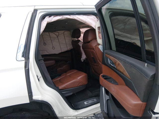 44929508 :رقم المزاد ، 1GYS3MKJXFR614436 vin ، 2015 Cadillac Escalade Luxury مزاد بيع