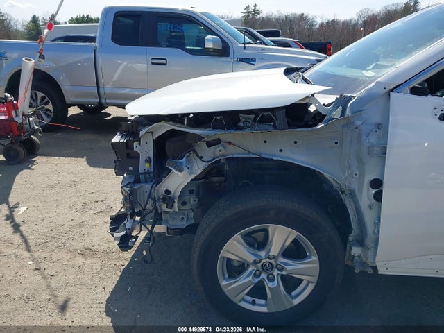 2T3RWRFV8LW076174 Toyota Rav4 Hybrid Xle