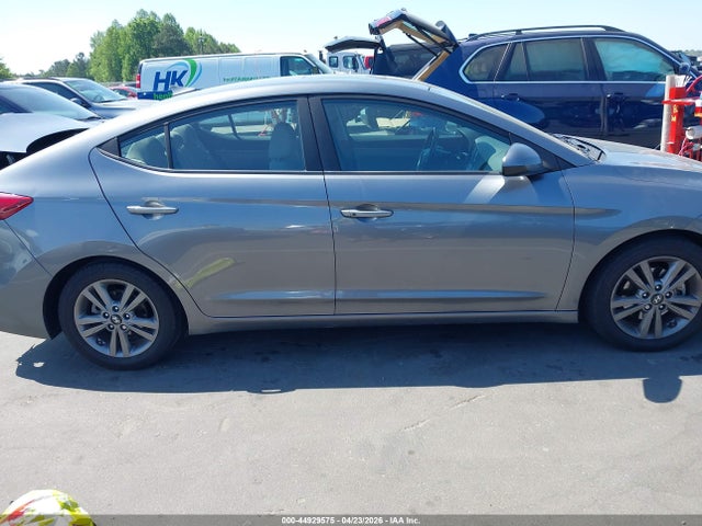 Продажа на аукционе авто 2018 Hyundai Elantra Value Edition, vin: 5NPD84LF1JH365311, номер лота: 44929575