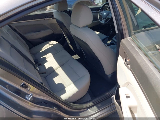 Продажа на аукционе авто 2018 Hyundai Elantra Value Edition, vin: 5NPD84LF1JH365311, номер лота: 44929575