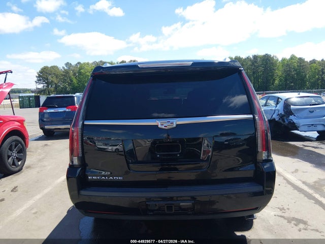 44929577 :رقم المزاد ، 1GYS4CKJ0HR270318 vin ، 2017 Cadillac Escalade Premium Luxury مزاد بيع