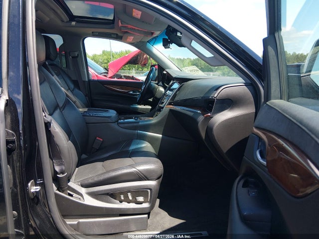 44929577 :رقم المزاد ، 1GYS4CKJ0HR270318 vin ، 2017 Cadillac Escalade Premium Luxury مزاد بيع