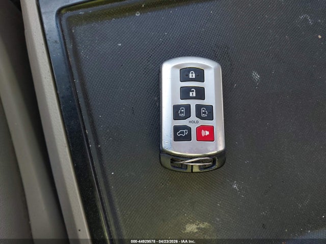 5TDYK3DC5FS531350 Toyota Sienna Xle Premium 8 Passenger